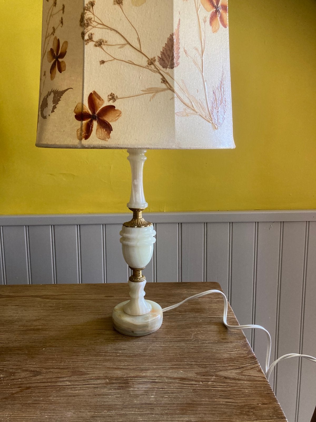 🌻 Sjieke vintage marmeren lampenvoet met messing accenten, Ophalen, Overige merken, Vintage, Meerkleurig