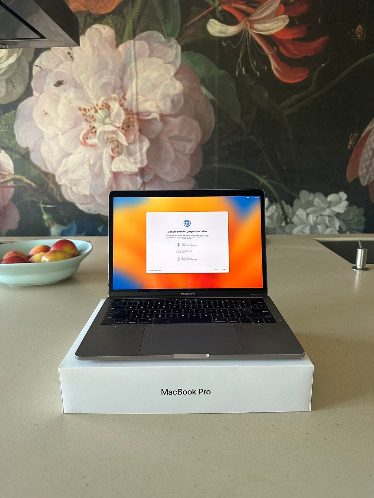 MacBook pro 13-inch touch bar - 256GB - space grey, MacBook Pro, 256 GB, 2 tot 3 Ghz, 8 GB