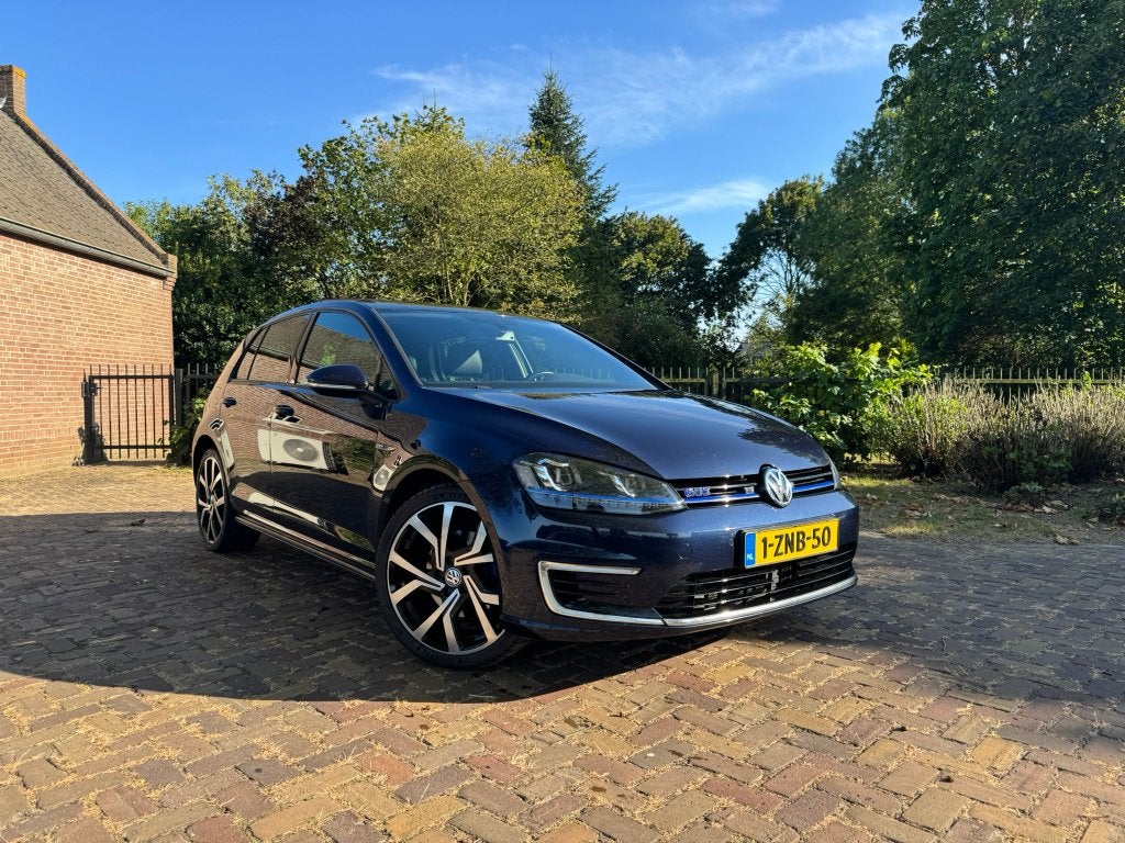 Volkswagen Golf 7 GTE | PANO | LEER | CARPLAY | BRESCIA |ACC, Auto's, Volkswagen, 4 cilinders, 1395 cc, 1499 kg, 84 €/maand