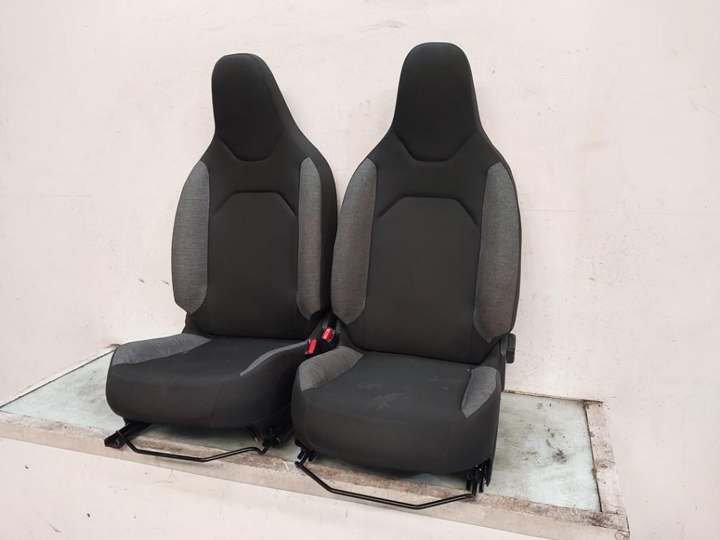 Interieur Toyota Aygo X (2022-03/..) 739200H030, Gebruikt, Kundenbetreuung@toyota.de, Toyota-Allee 2, Köln 50858, , Duitsland