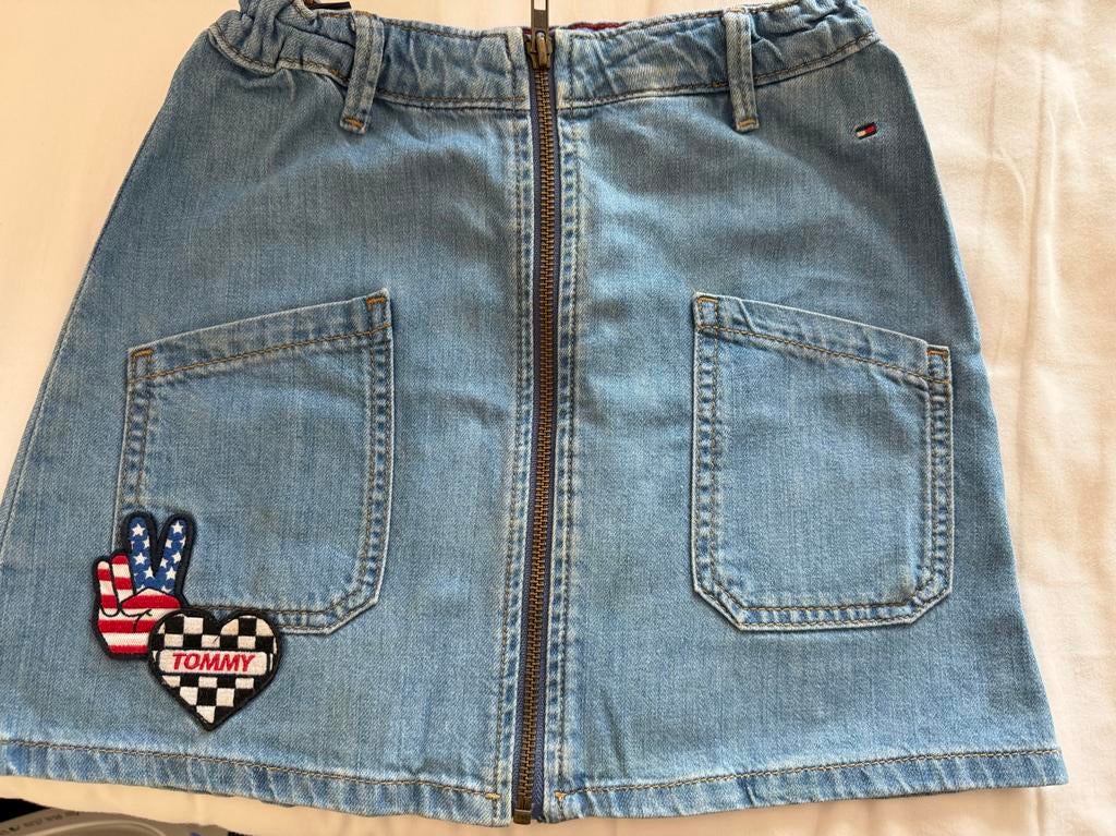Tommy Hilfiger spijkerrokje maat 128, Ophalen of Verzenden, Zo goed als nieuw, Meisje, Jurk of Rok