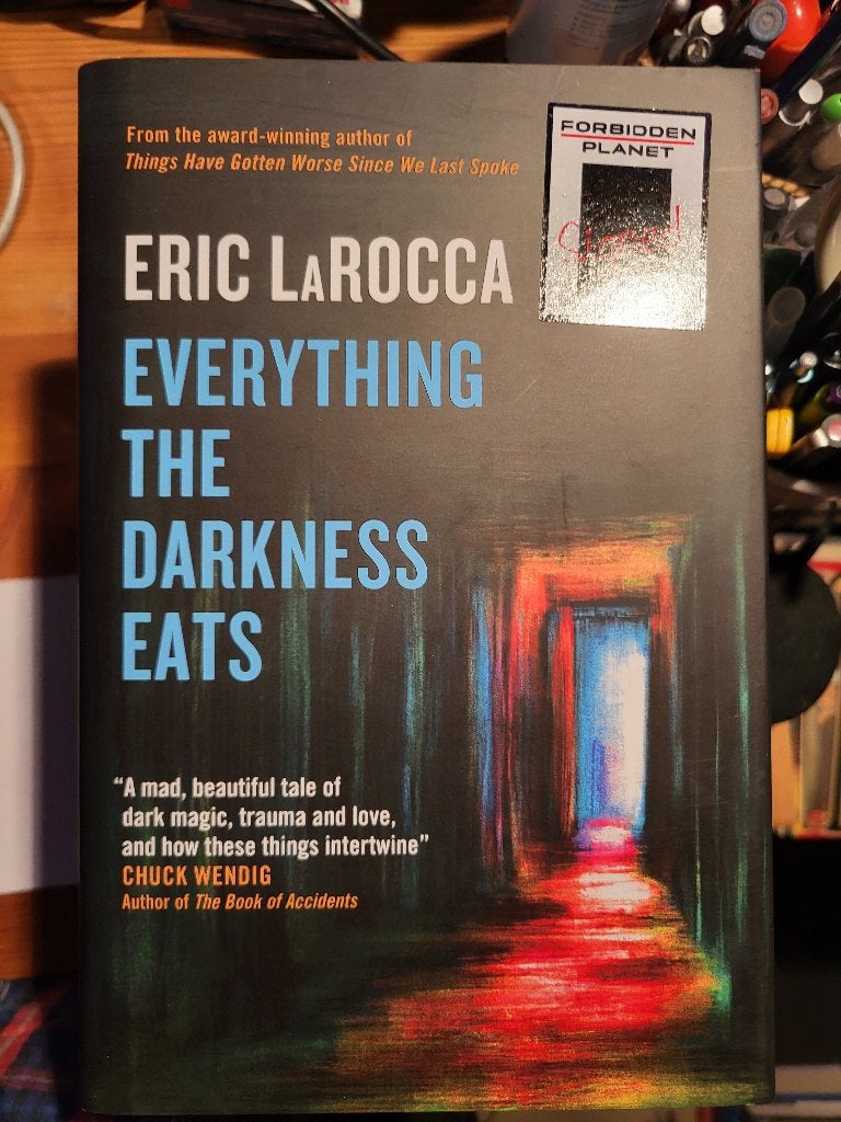 Eric LaRocca - Everything the Darkness Eats (signed author), Ophalen of Verzenden, Zo goed als nieuw, Eric LaRocca