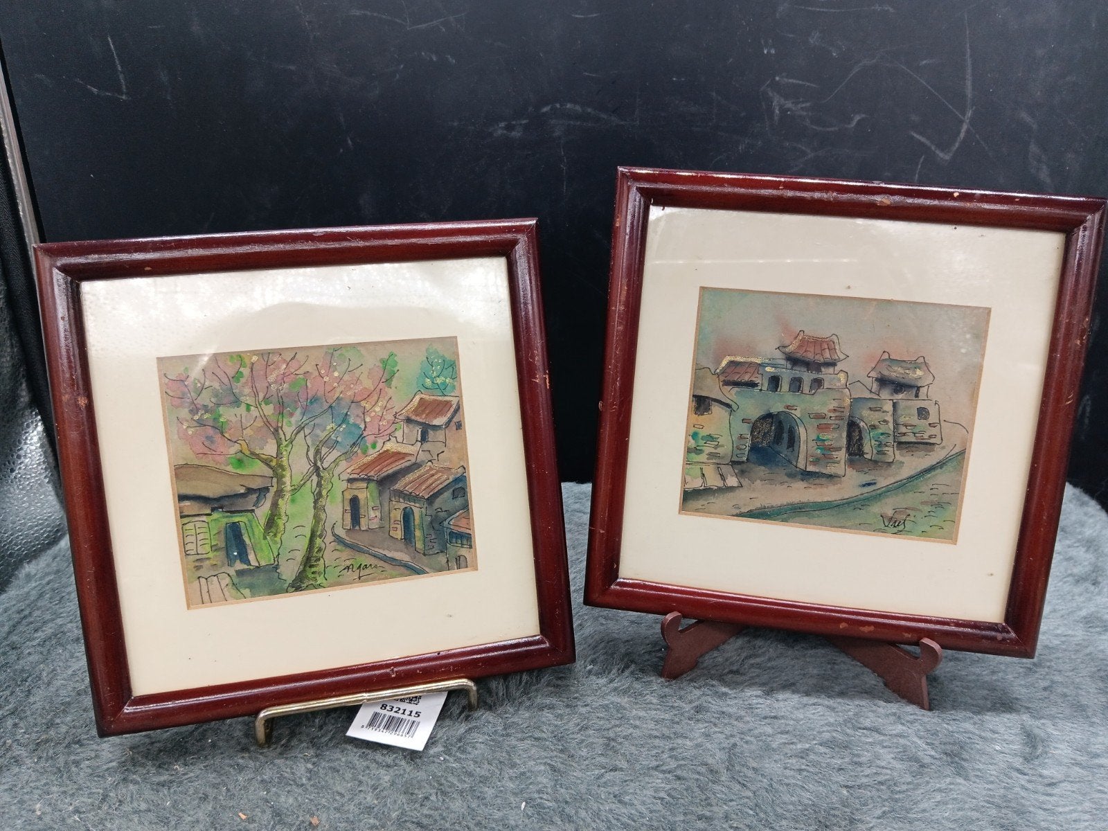 2 ingelijste Vietnamese aquarellen - landschap en poort, Antiek en Kunst, Kunst | Schilderijen | Klassiek, Ophalen of Verzenden