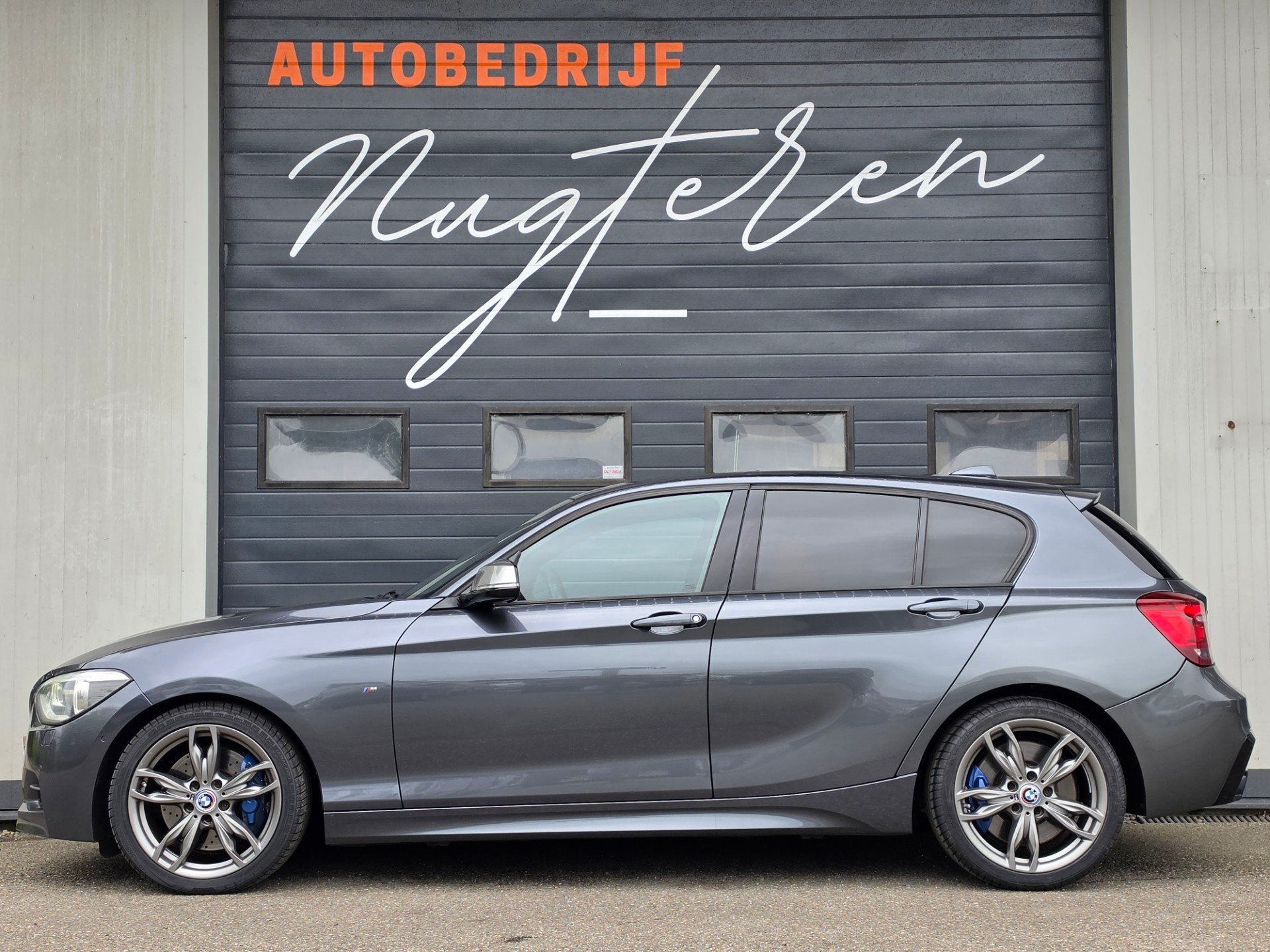 BMW 1-serie M135i xDrive High Executive|NL auto|4 nieuwe ban, Auto's, BMW, Gebruikt, Euro 6, 320 pk, Vierwielaandrijving