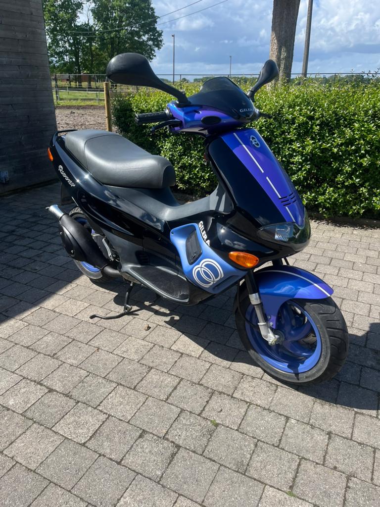 Gilera runner 50cc sp dd nieuwstaat!!, Fietsen en Brommers, Scooters | Piaggio, Ophalen of Verzenden, Zo goed als nieuw, Overige modellen