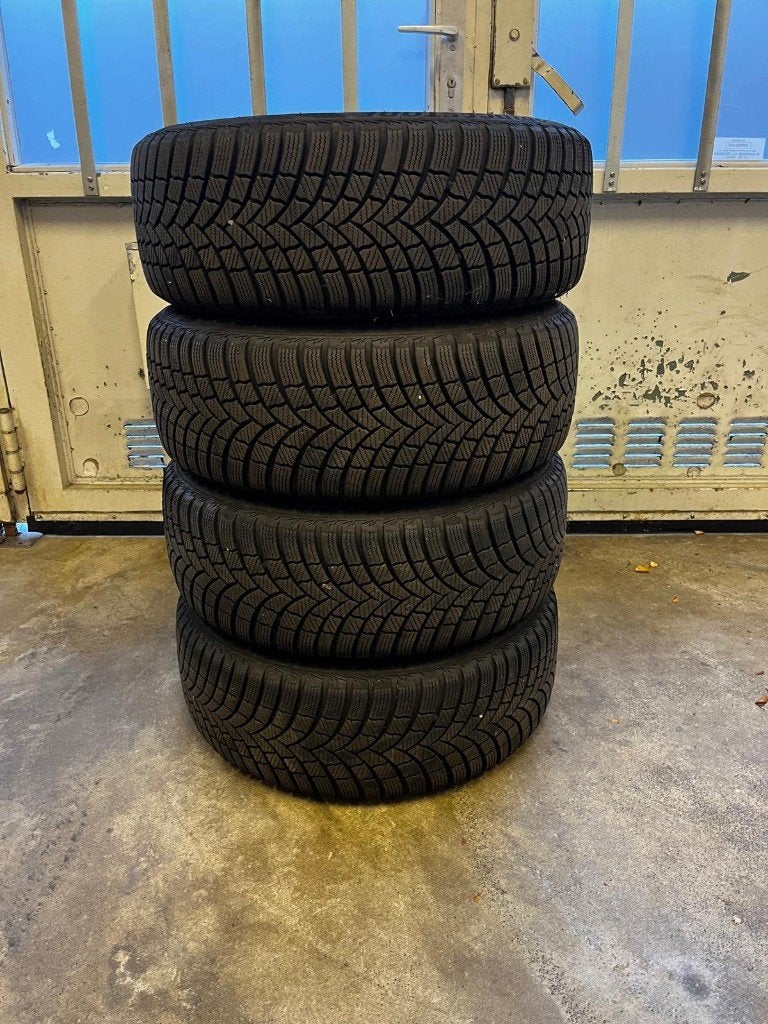 Set 205/55/16 winterwielen Toyota Auris in goede staat., Auto-onderdelen, Ophalen, Gebruikt, 16 inch, Banden en Velgen
