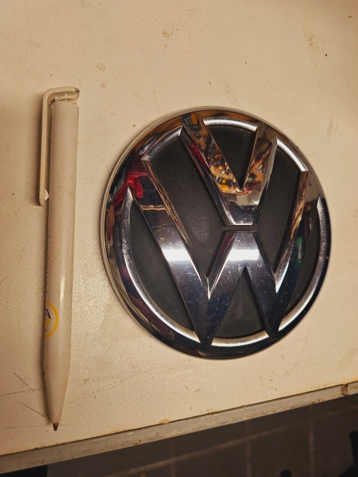 Volkswagen logo embleem, Ophalen of Verzenden, Gebruikt, Volkswagen