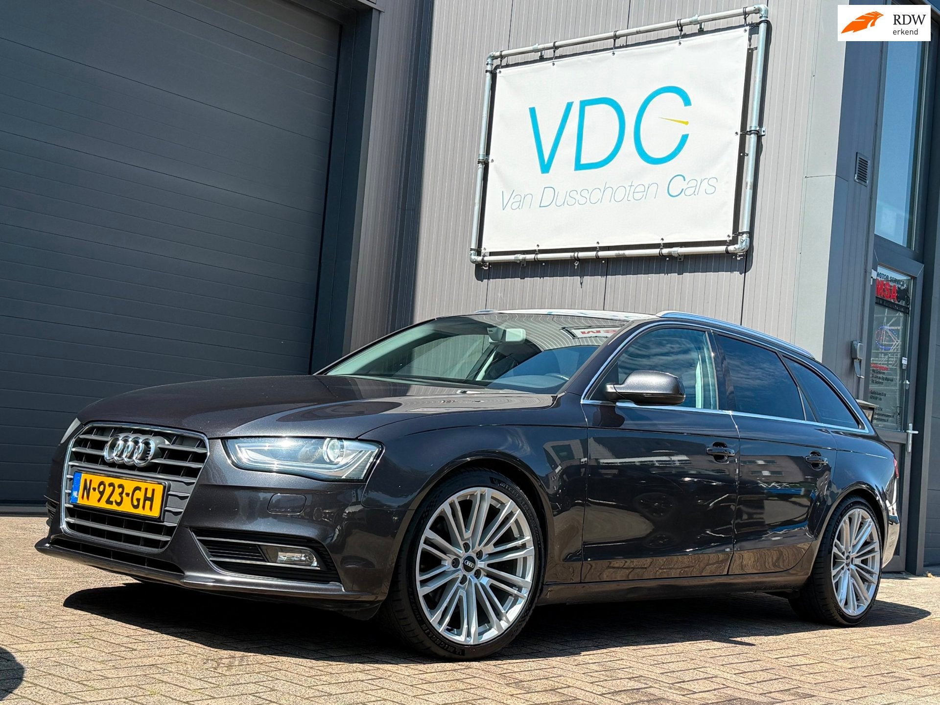 Audi A4 Avant 1.8 TFSI |170 PK | 19'' LMV | Trekhaak, Auto's, Audi, Voorwielaandrijving, Euro 5, Stof, Gebruikt