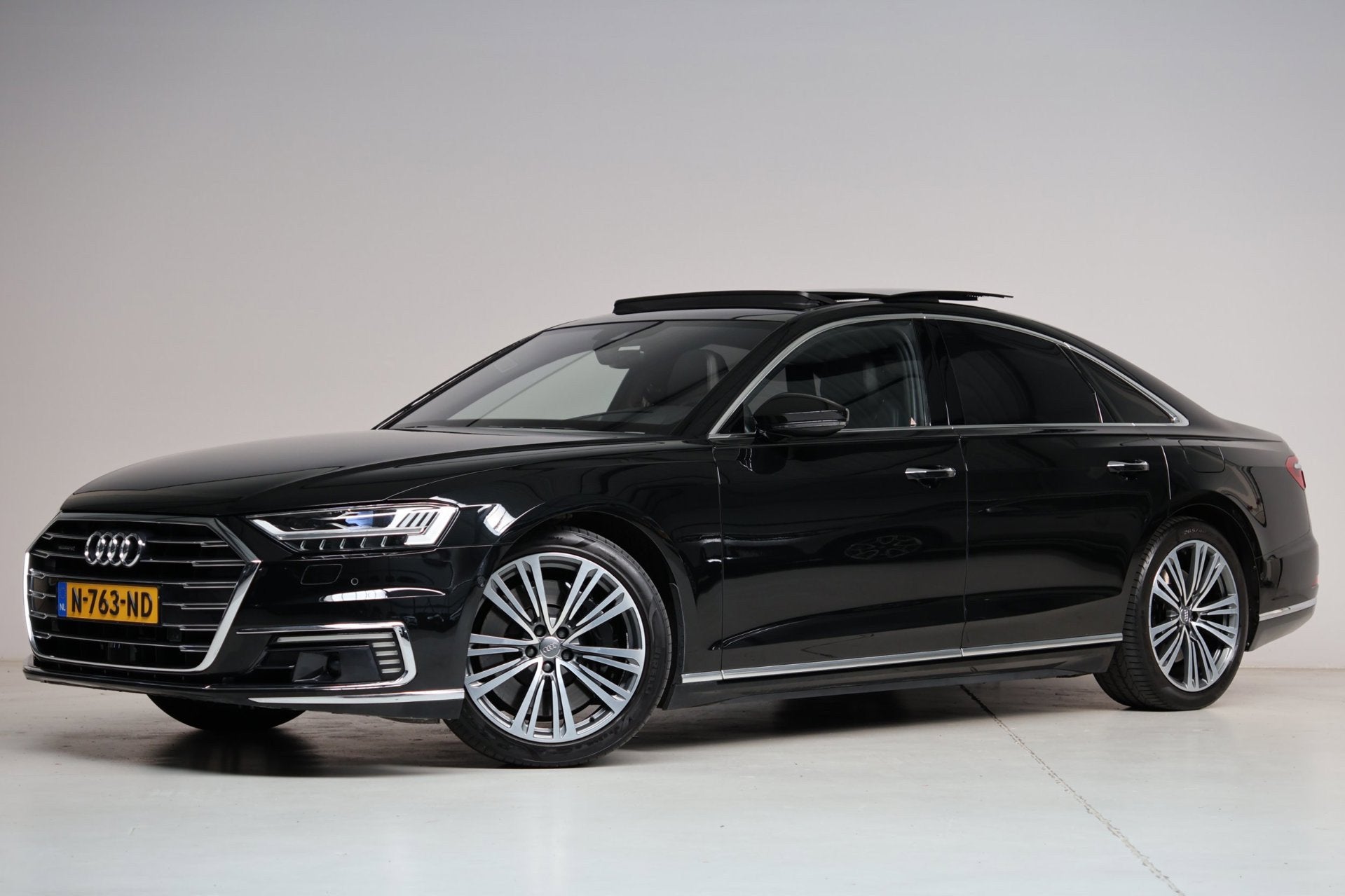 Audi A8 60 TFSI e Quattro | massage v+a | nachtzicht | 4WS |, Automaat, Dealer onderhouden, Verwarmde buitenspiegels, 2995 cc