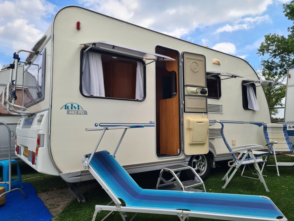 ADRIA ADIVA 462 PD 2003 VOORTENT EN LUIFEL EN MOVER, Caravans en Kamperen, Caravans, Bedrijf, 1000 - 1250 kg, Rondzit, Adria, Dwarsbed