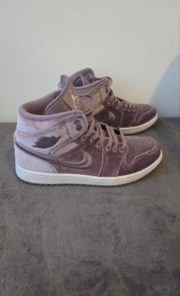 Nike Air Jordan purple velvet, Overige kleuren, Nike, Ophalen of Verzenden, Sneakers of Gympen