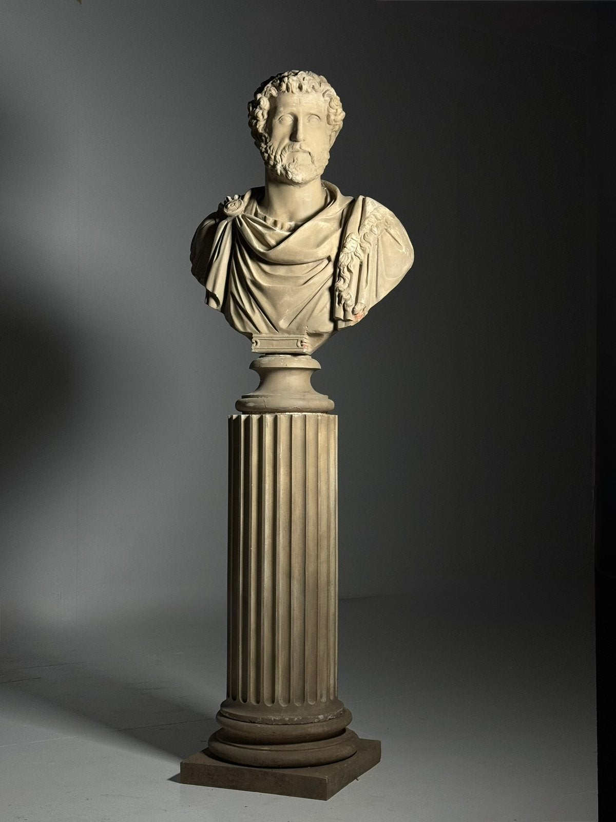 Buste Antonius Pius op sokkel, Ophalen of Verzenden, A, A, A