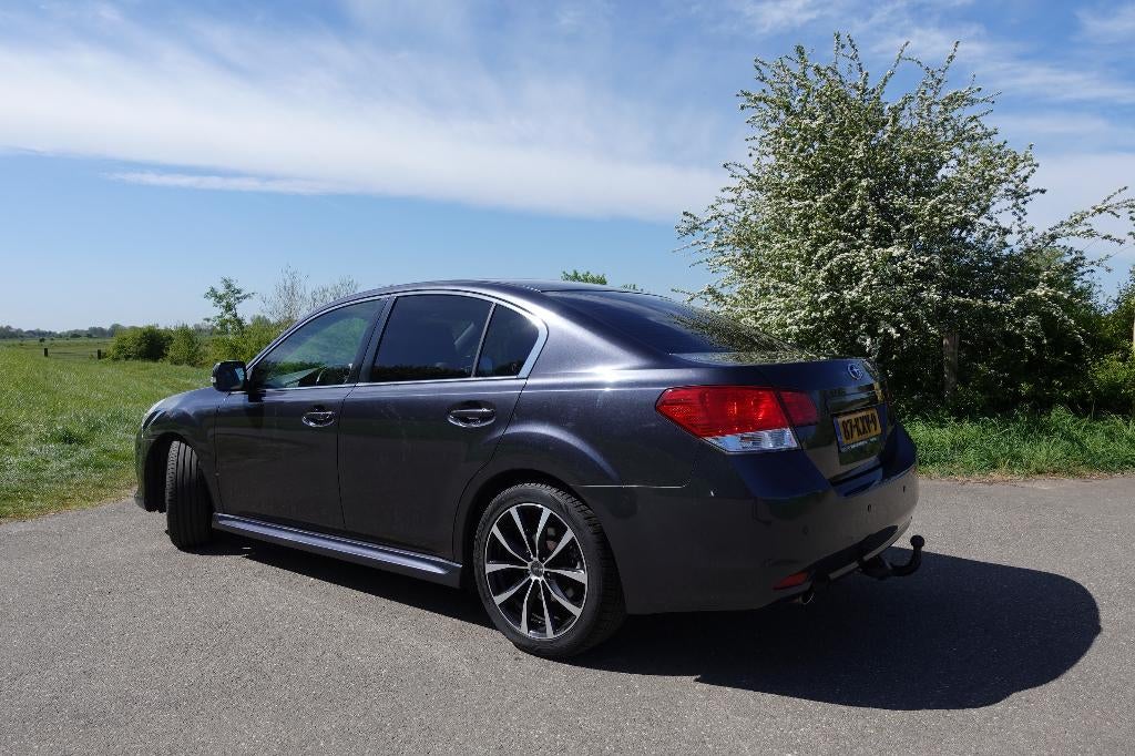 Fijne youngtimer,LPG,Subaru Legacy 2.0 AWD TW CVT 2010 Grijs, Auto's, Euro 5, Zwart, 4 cilinders, Legacy