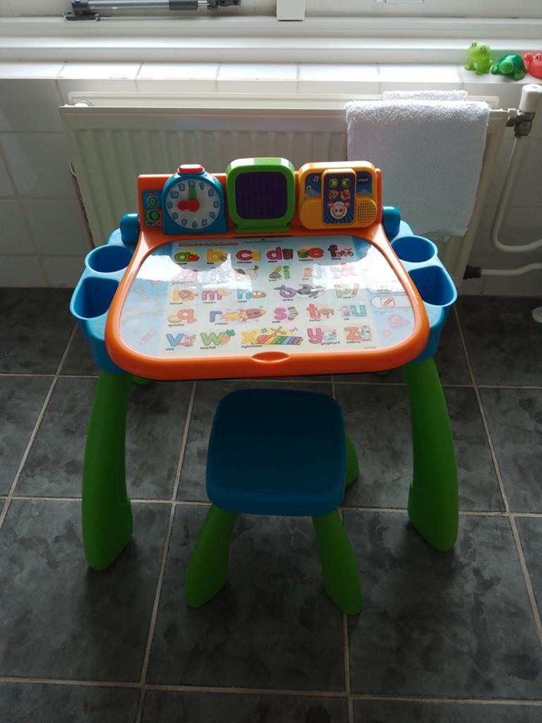 VTech Magisch Speel- en Leerbureau met Stoeltje, Ophalen, Gebruikt, Taal en Lezen, Met licht