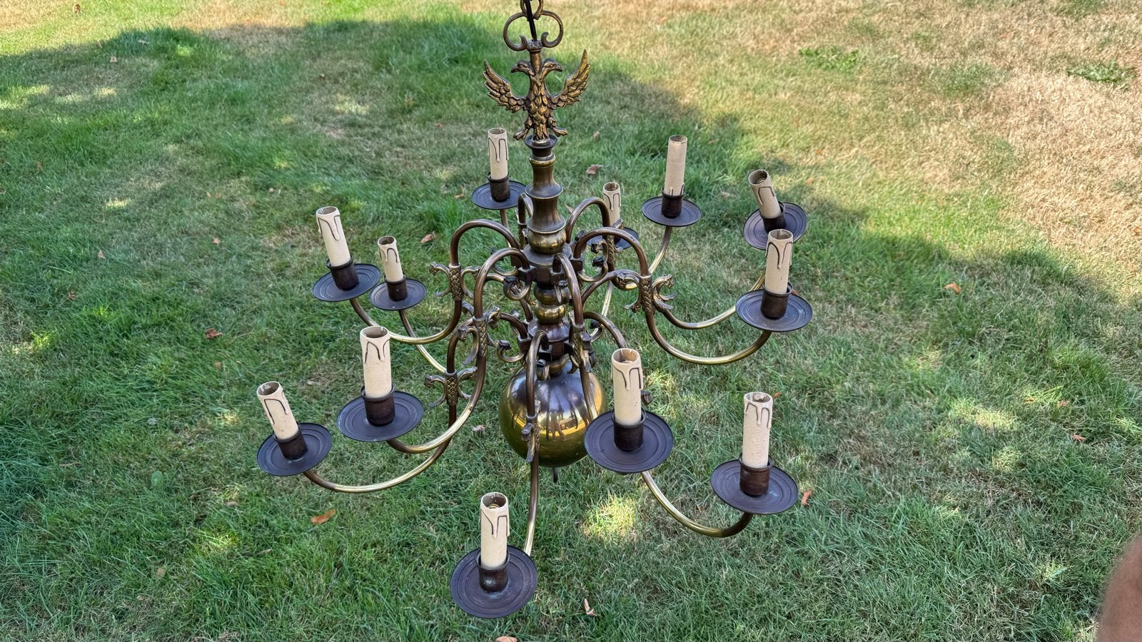 Antieke bronzen kroonluchter met dubbele adelaar, Ophalen