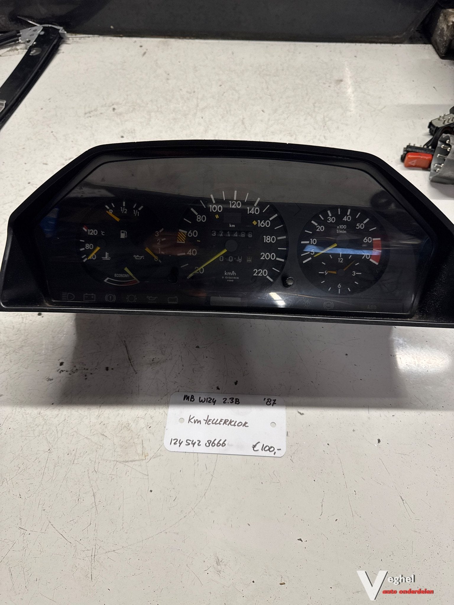 Mercedes W124 2.3 B   Km Tellerklok 124 542 8666, Gebruikt, -, -, Ophalen of Verzenden