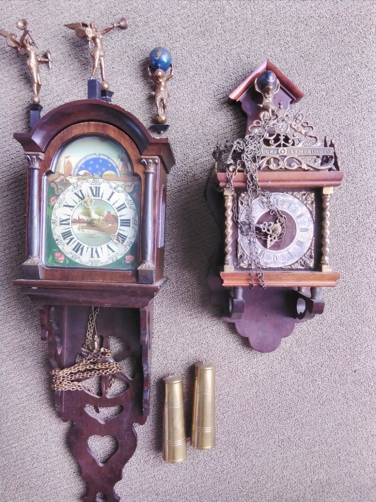 Antieke Wandklokken met Ornamenten - Set van 2, Ophalen