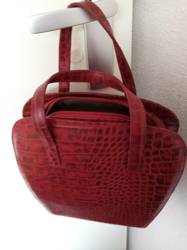 Te koop rode leather rug-handtas van het merk Arthur & Aston, Ophalen, Nieuw, Rood, Handtas