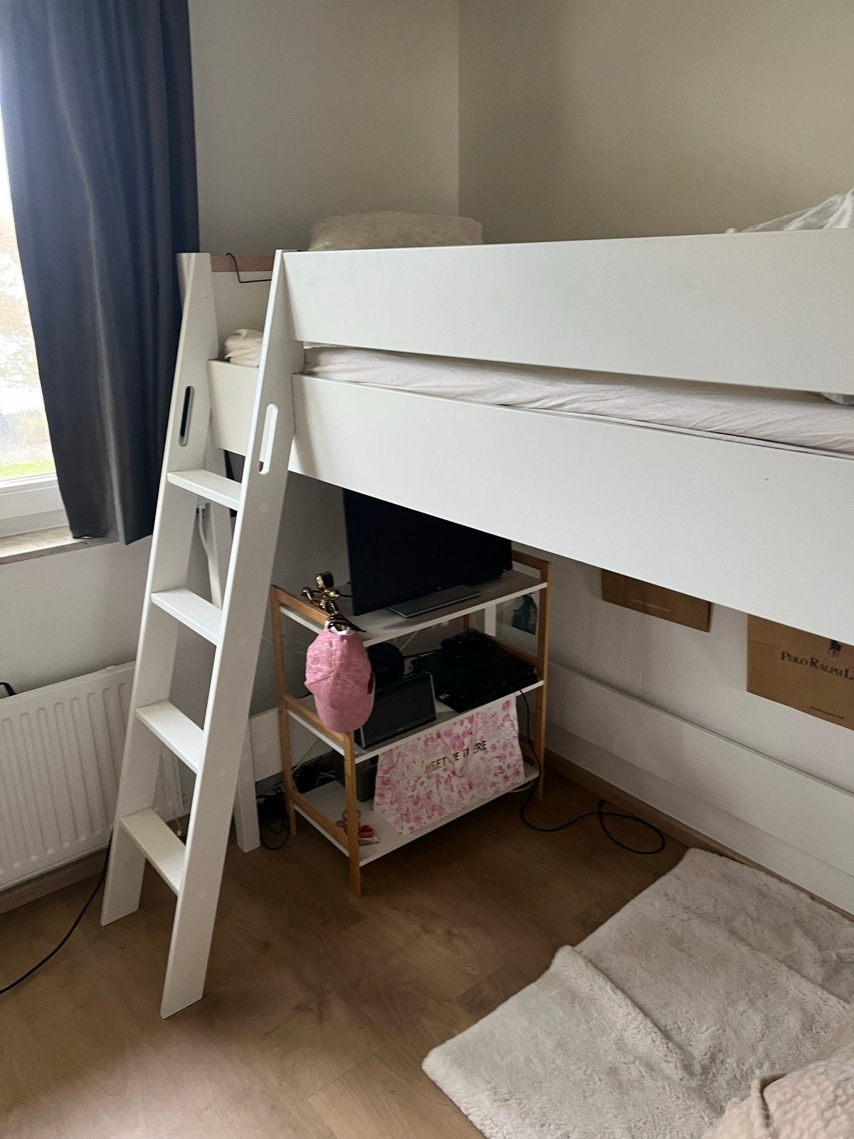 Foto 3 van Witte hoogslaper (Vipack London), prima kwaliteit, 2 jr oud