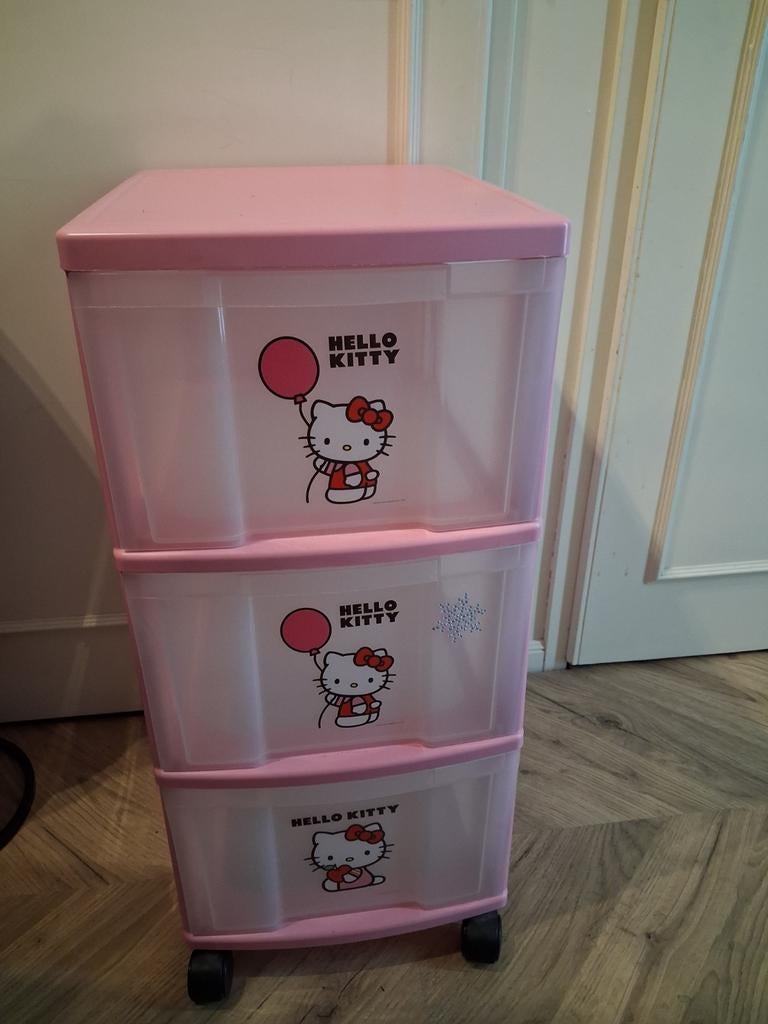 GRATIS hello Kitty ladekastje op wieltjes, Ophalen, Gebruikt, Kast