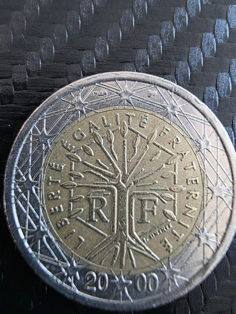 Franse munt van twee euro met een defect, Postzegels en Munten, Munten | Europa | Euromunten, Ophalen of Verzenden, Frankrijk