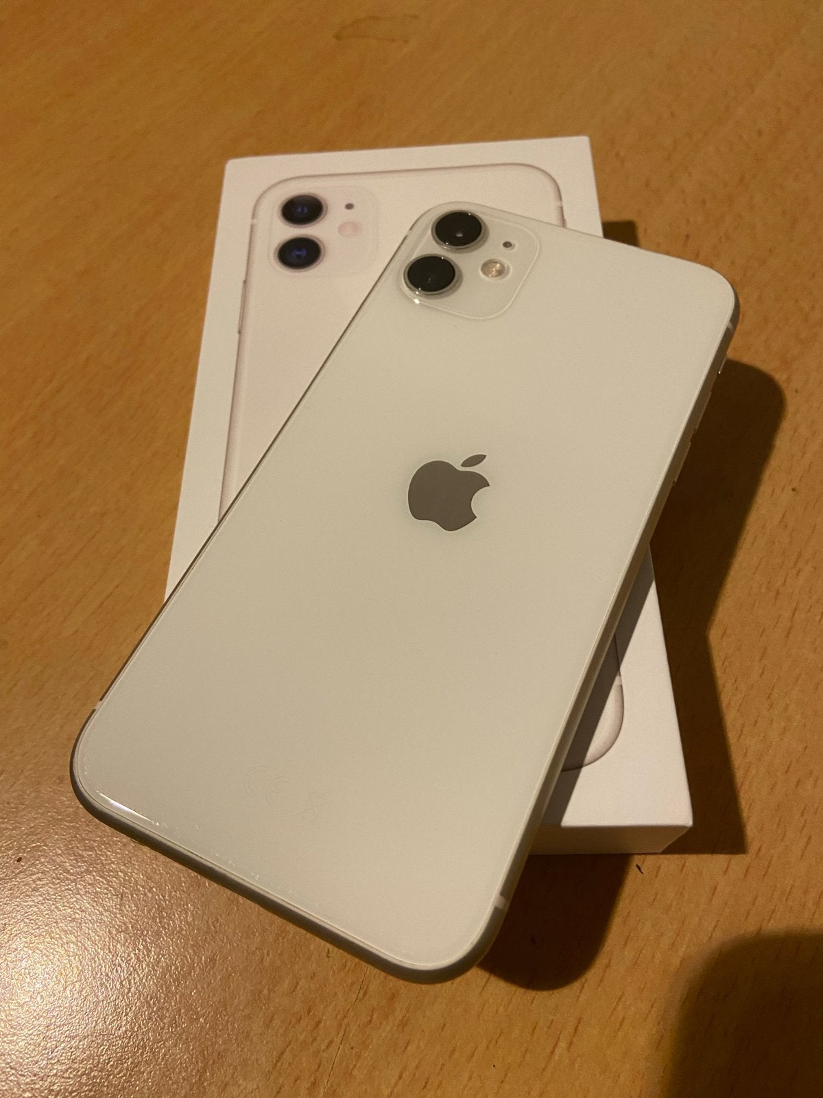 iPhone 11 Zo goed als nieuw, 100% batterij, Wit, Zo goed als nieuw, 64 GB, Zonder simlock