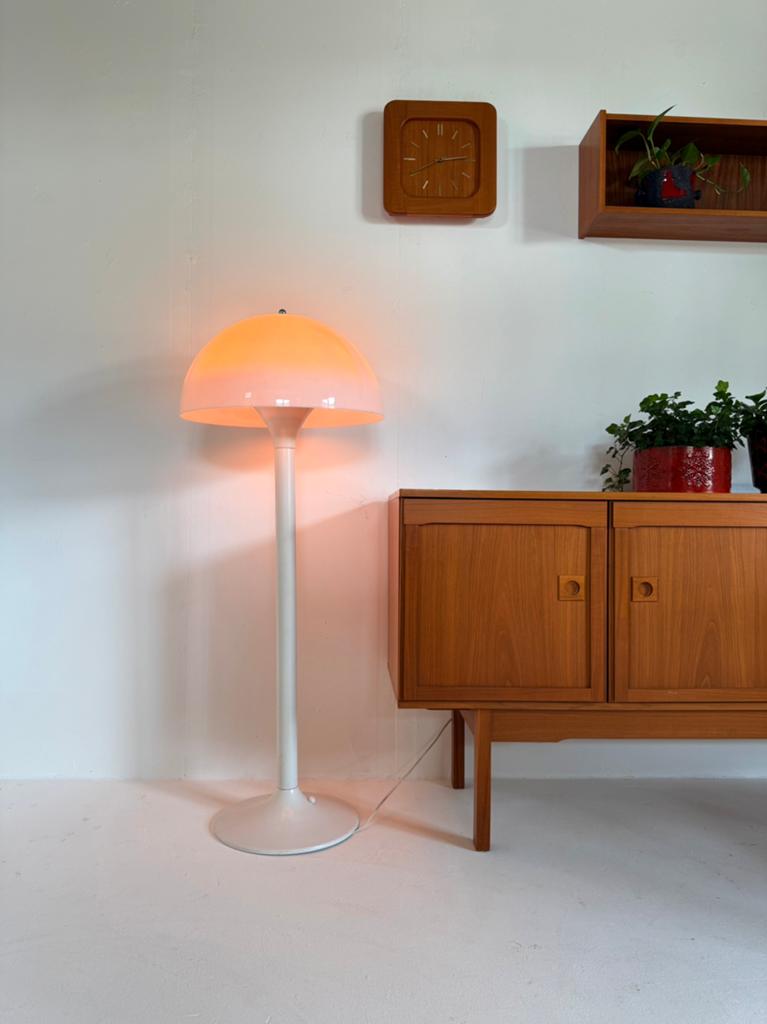 Vintage ‘Panthella’ vloerlamp, Louis Poulsen ‘70, Vintage retro buisframe design rotan webbing papercord deens, 100 tot 150 cm