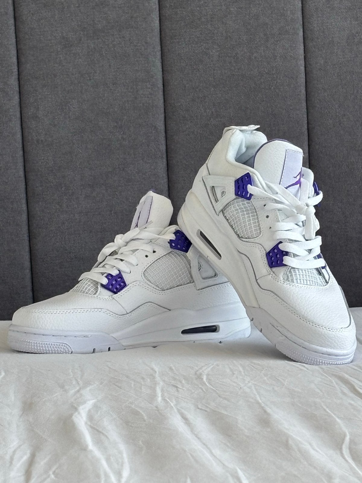 Jordan 4 Retro Metallic Purple - Maat 43, Verzenden, Zo goed als nieuw, Wit, Sneakers of Gympen