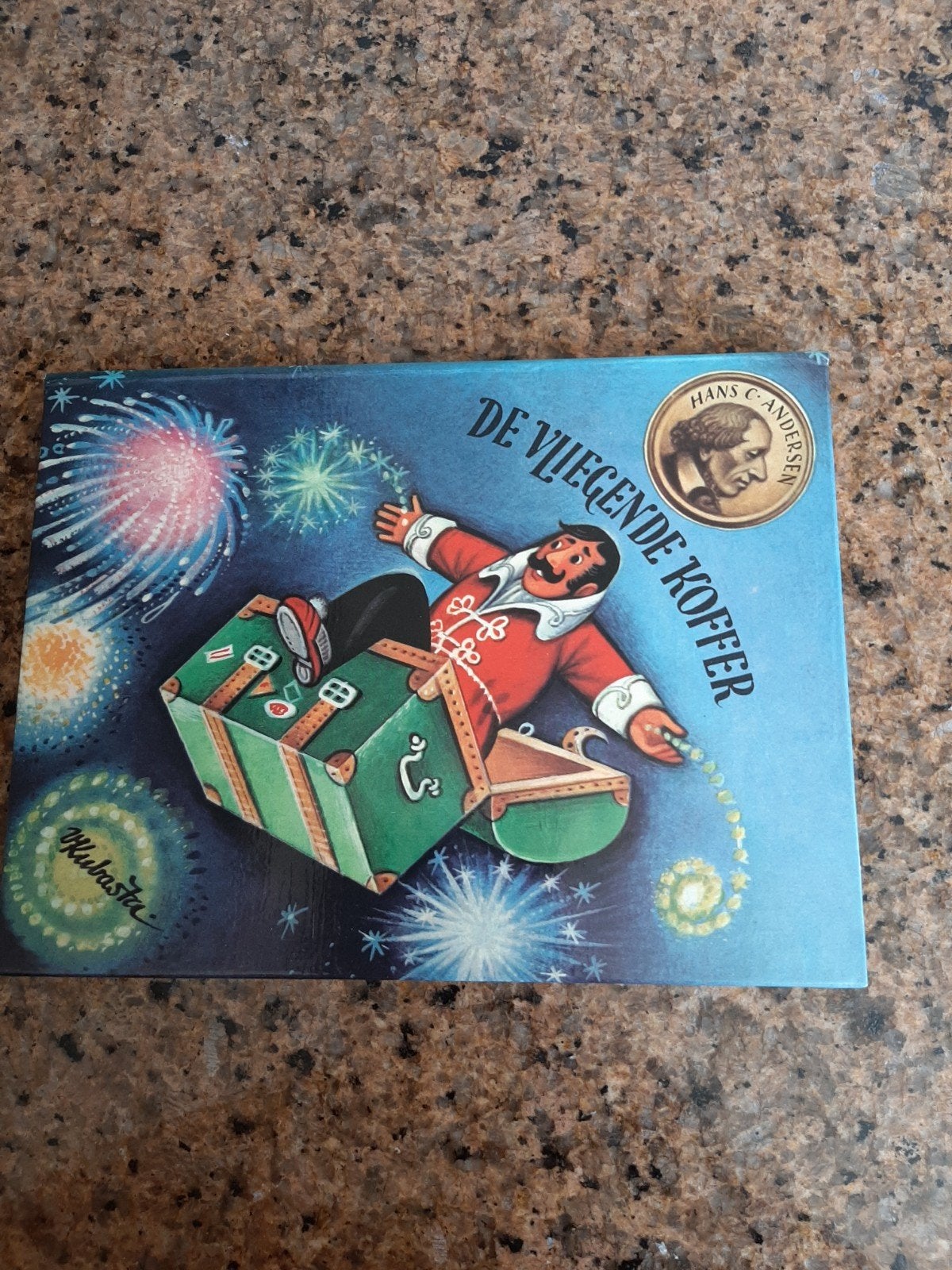 kubasta pop up boek De vliegende koffer, Boeken, Ophalen of Verzenden, Gelezen, Kubasta