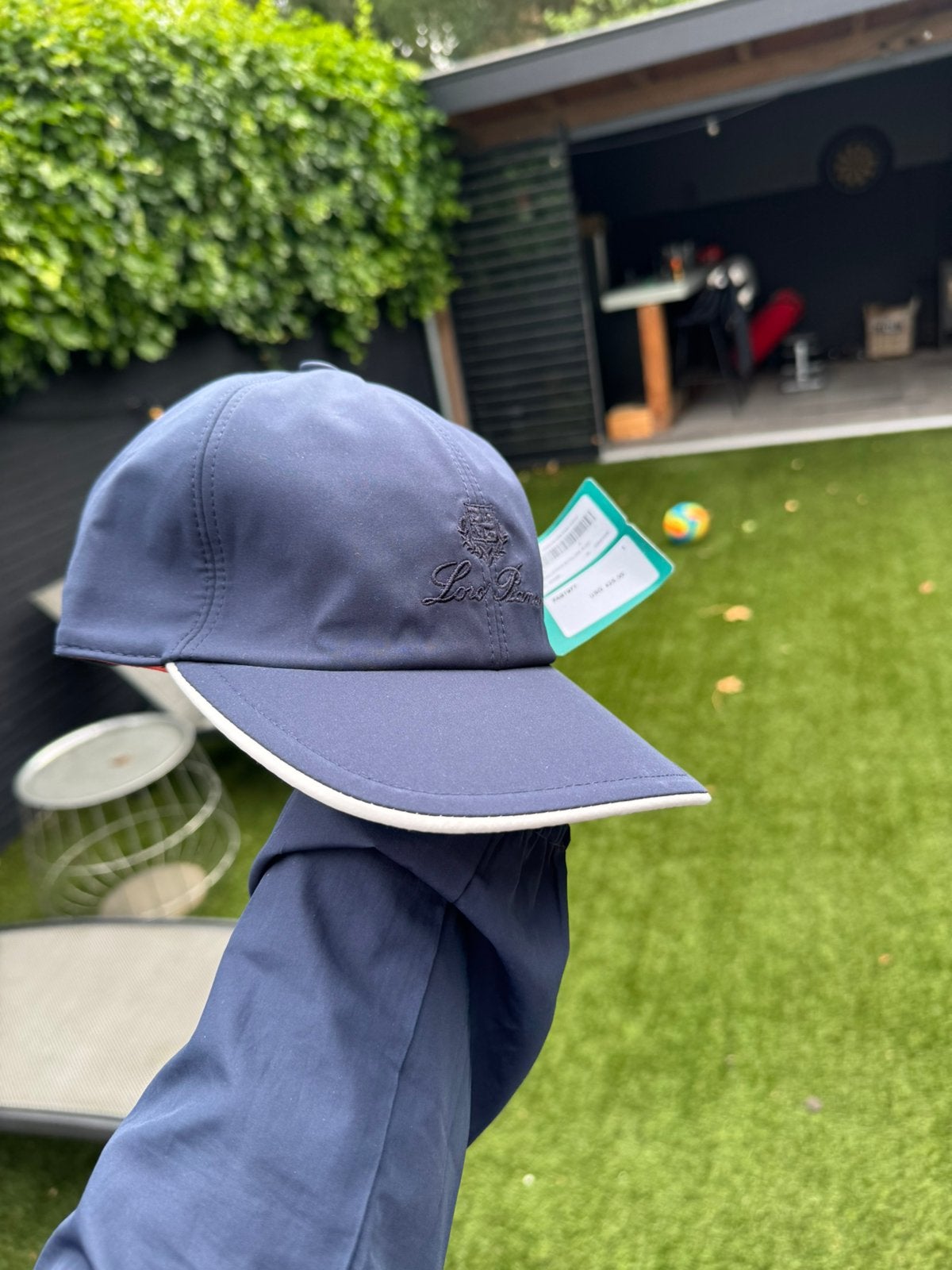 Loro piana pet, blauw, Ophalen of Verzenden, Zo goed als nieuw