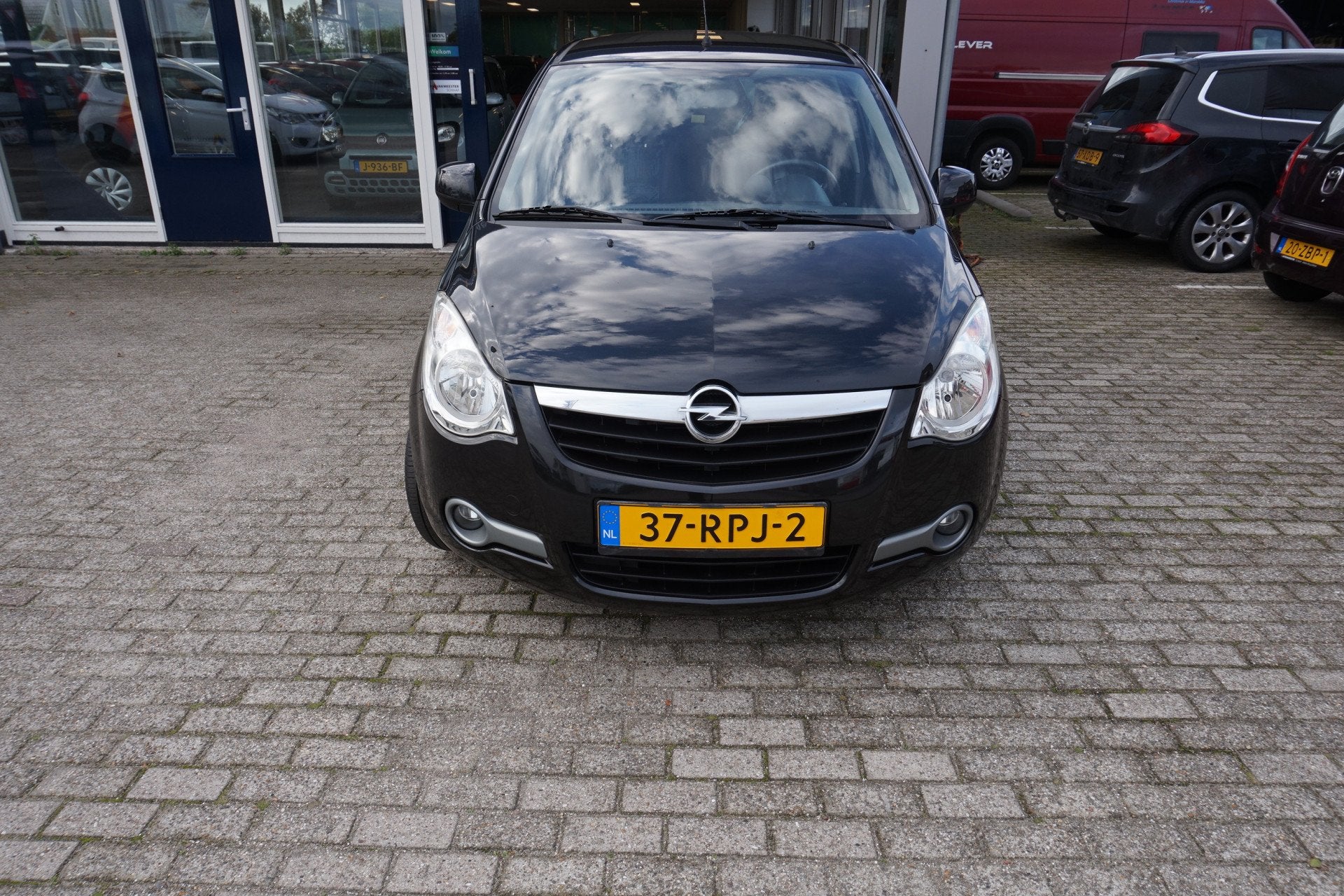 Opel Agila 1.2 Edition , trekh , 75dkm Incl nw apk/beurt & 6, Auto's, Stof, 4 cilinders, Zwart, Origineel Nederlands