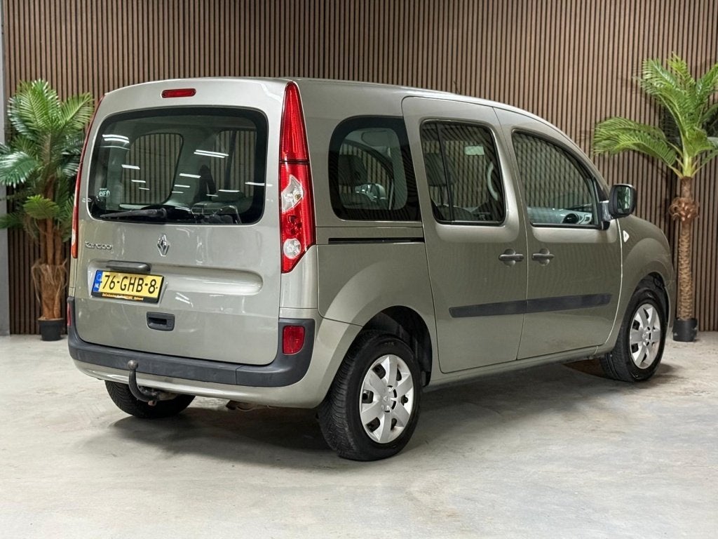Renault Kangoo Family 1.6-16V Expression (bj 2008), Auto's, Gebruikt, 4 cilinders, Origineel Nederlands, Handgeschakeld