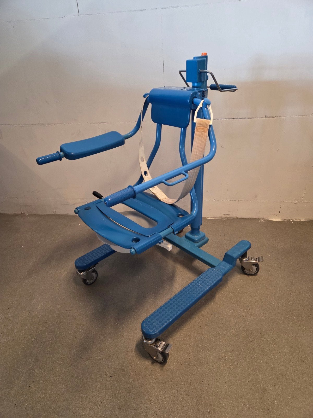 Arjo badstoel / postoel  hydraulisch hoog / laag, Diversen, Ophalen