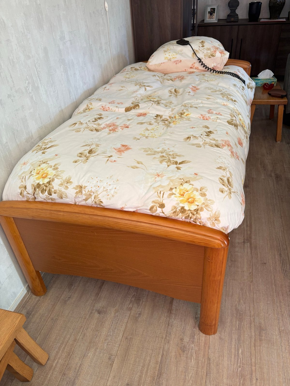 Eenpersoons verstelbaar bed met matras - Ricor Bedding, Huis en Inrichting, Verstelbaar, 90 cm, Eenpersoons, Bruin