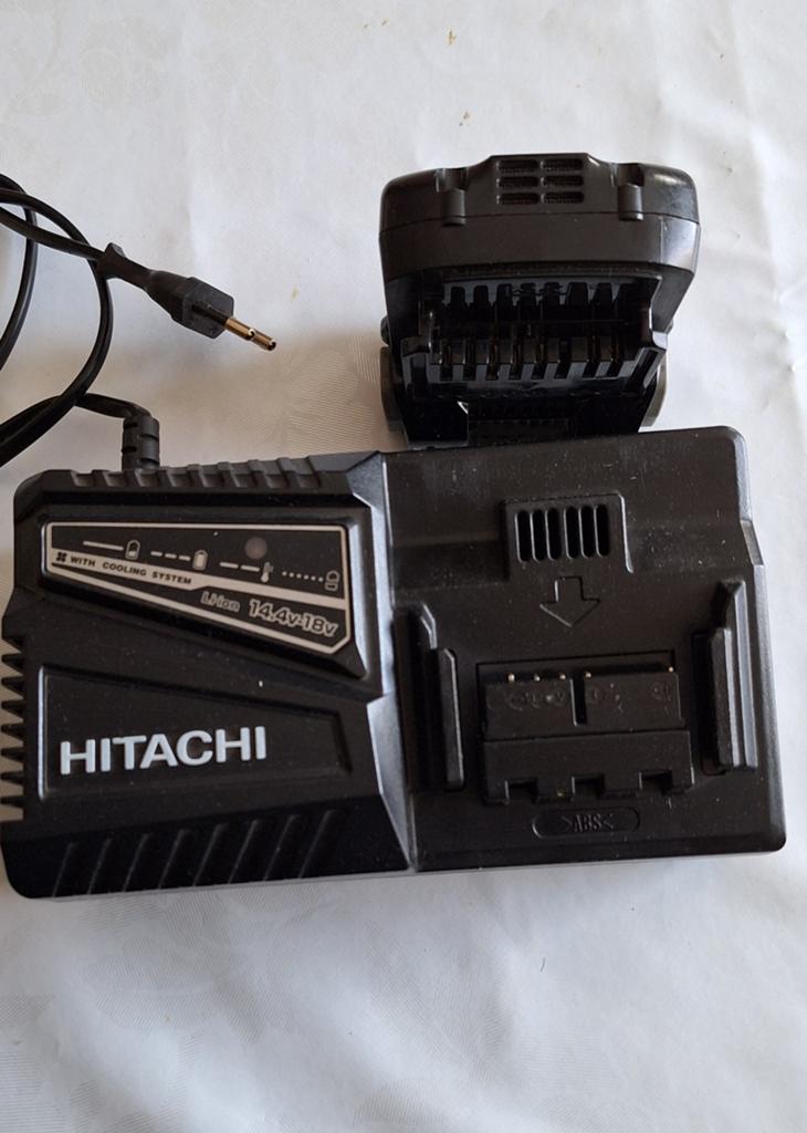 Hitachi acculader 14.4V-18V (gebruikt, werkt goed), Ophalen of Verzenden