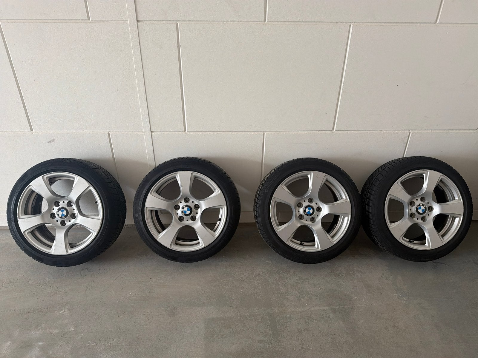 BMW Velgen met banden - 17 inch 205/50R17 continental, Gebruikt, Banden en Velgen, 17 inch, Personenwagen