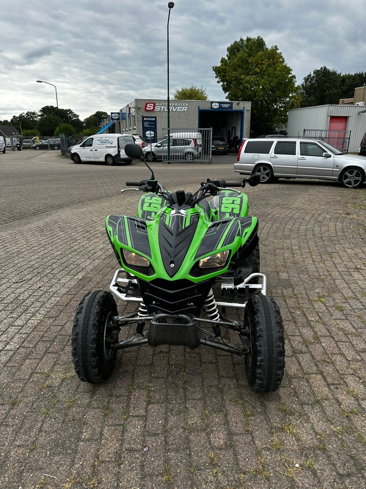 Kawasaki KFX700cc, Motoren