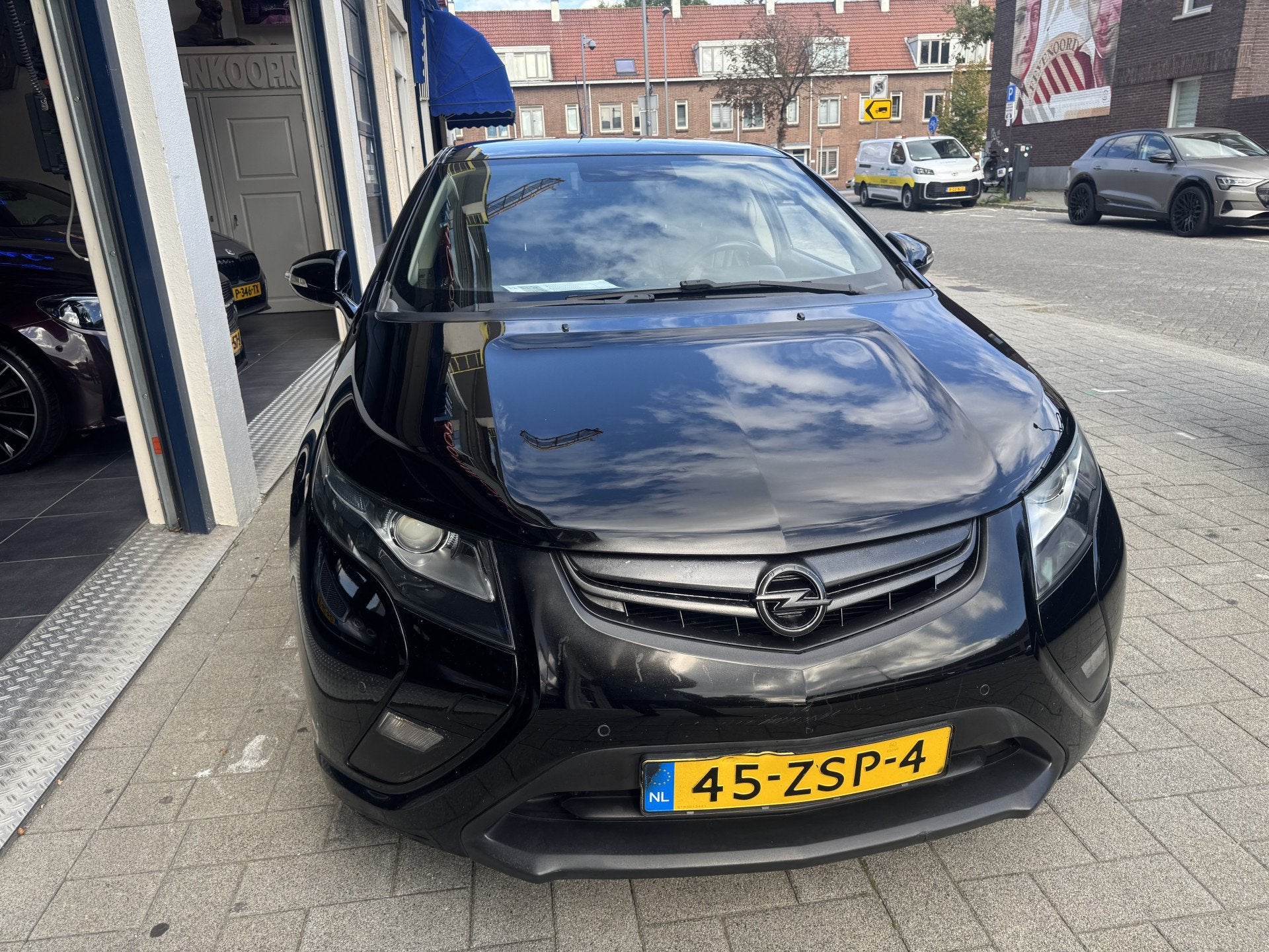 Opel Ampera 1.4 NL AUTO/LEDER/CLIMA/CAMERA/BOSE (bj 2013), Auto's, Euro 5, 1398 cc, 4 cilinders, 4 stoelen