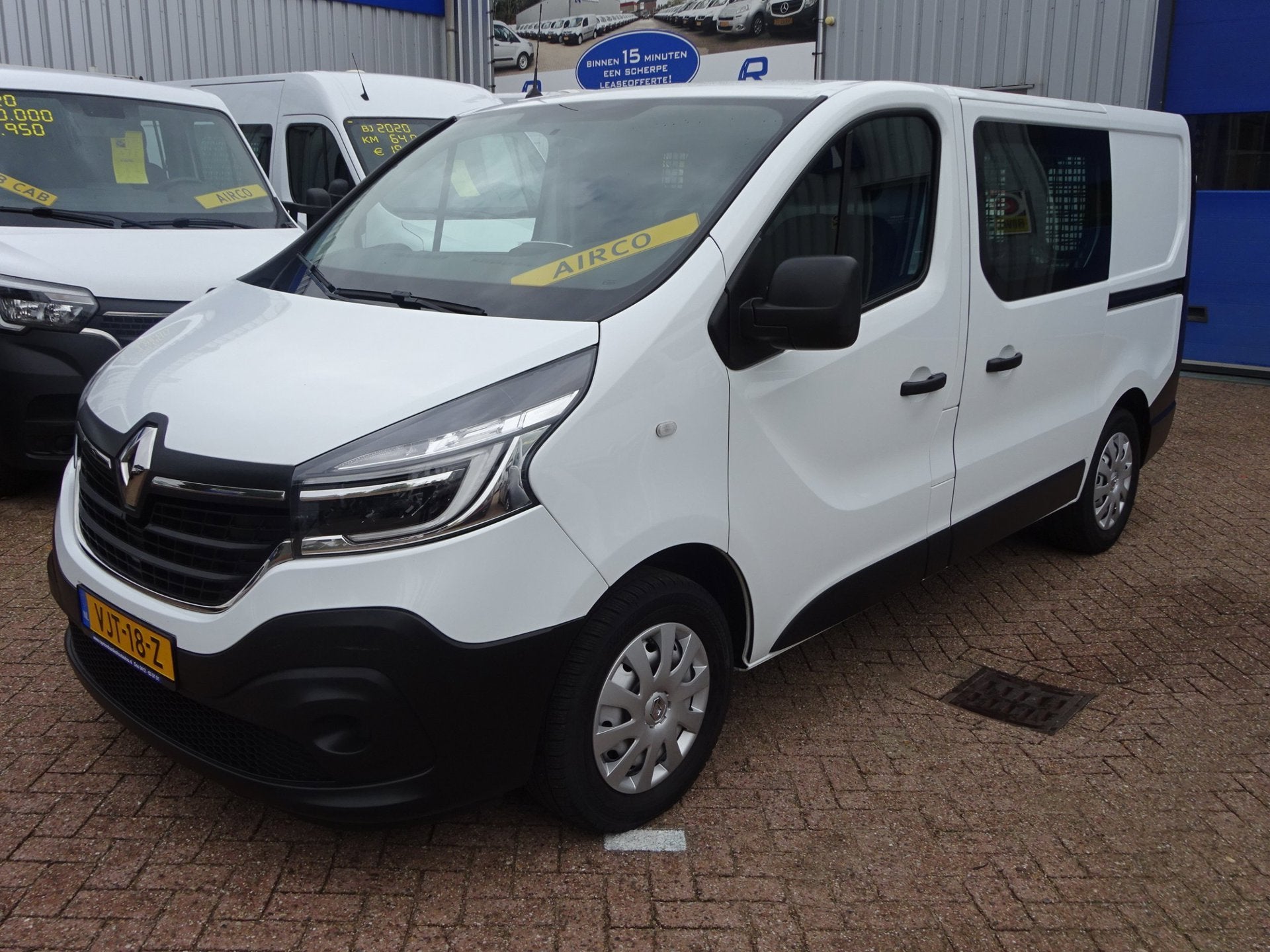 Renault Trafic 2.0 dCi 120 T29 L1H1 2 x SCHUIFDEUR AIRCO NAV, Gebruikt, 4 cilinders, 2000 kg, Renault
