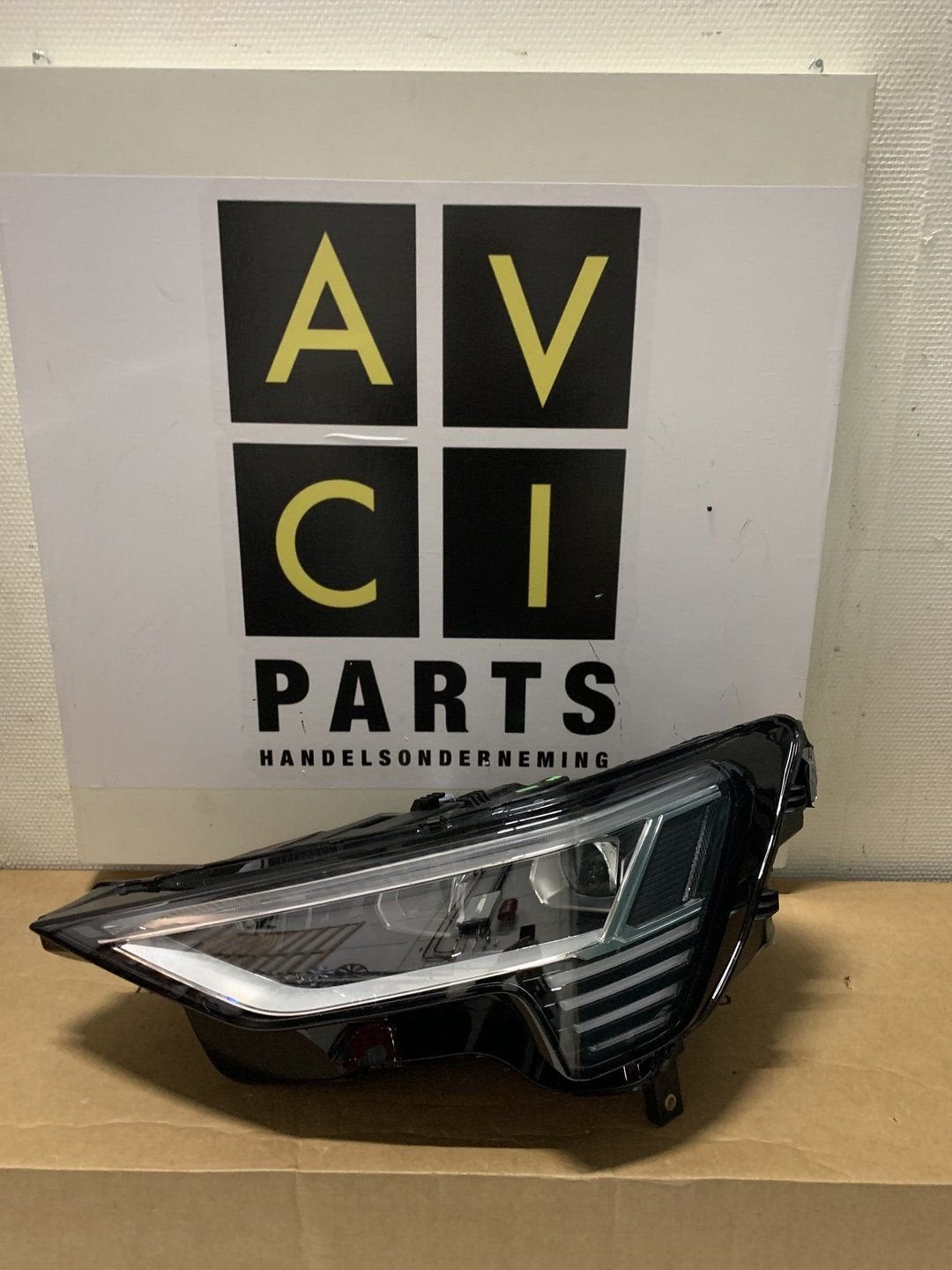 KOPLAMP AUDI E TRON VOL LED 4KE941039 LINKS, Auto-onderdelen, -, -, -