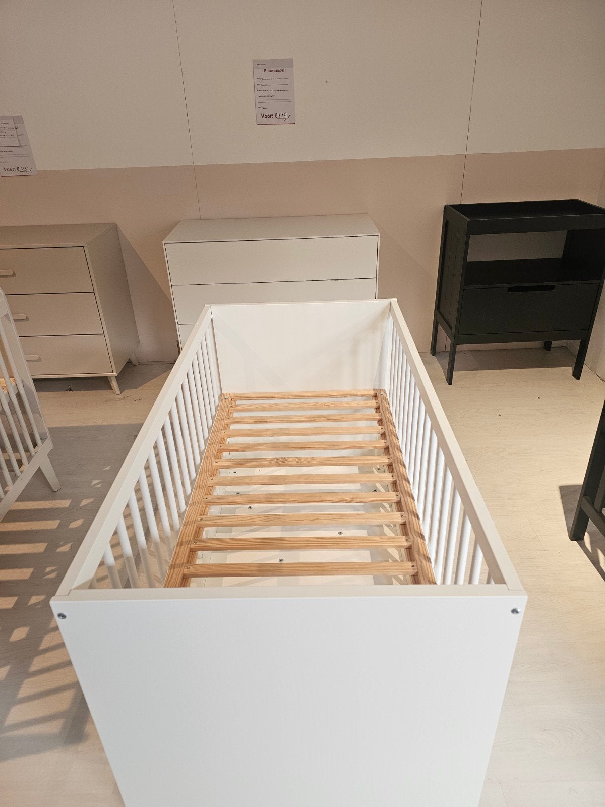 Kidsmill Boutique 60x120 en commode, wit/brass, Ophalen, Zo goed als nieuw, Jongetje of Meisje