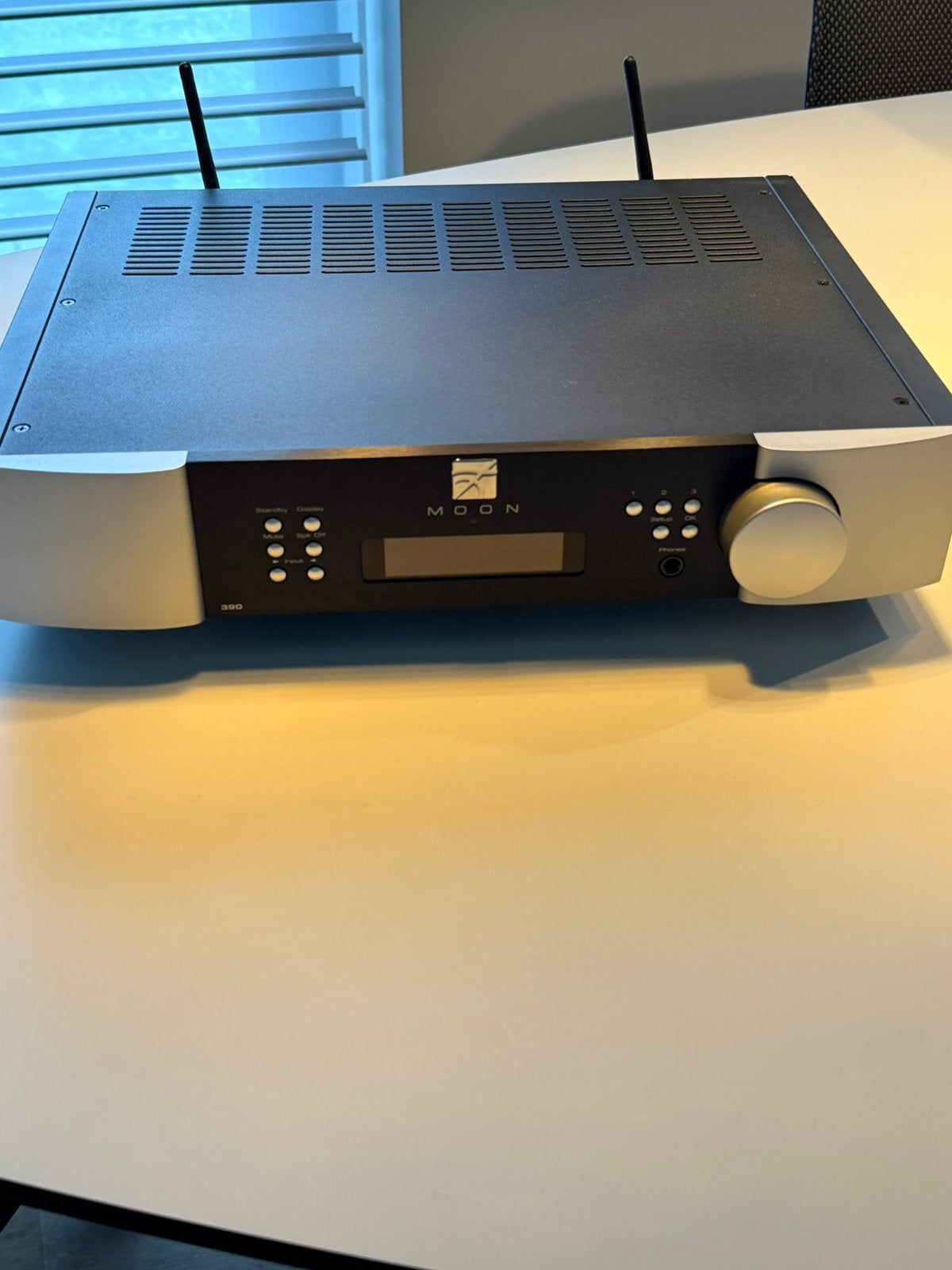Te koop Simaudio Moon 390 met hdmi zgan, Ophalen of Verzenden, Zo goed als nieuw, 120 watt of meer, Overige merken