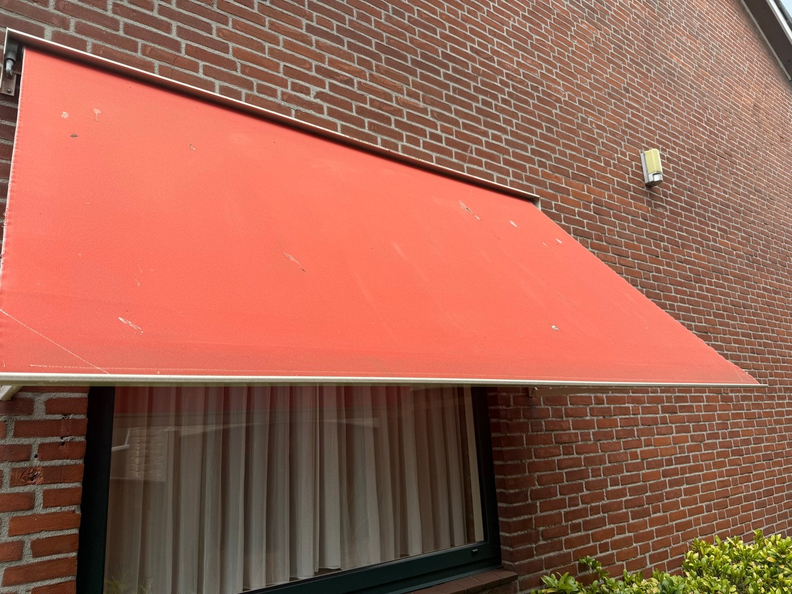 Gebruikt uitvalscherm - rood doek, Gebruikt, Ophalen of Verzenden, 150 tot 300 cm, 250 cm tot 450 cm
