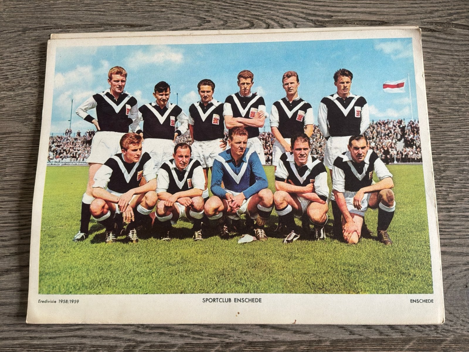 Sportclub Enschede Eredivisie 1958/1959 elftalfoto, Verzamelen, Ophalen of Verzenden, Gebruikt, Overige binnenlandse clubs, Poster, Plaatje of Sticker