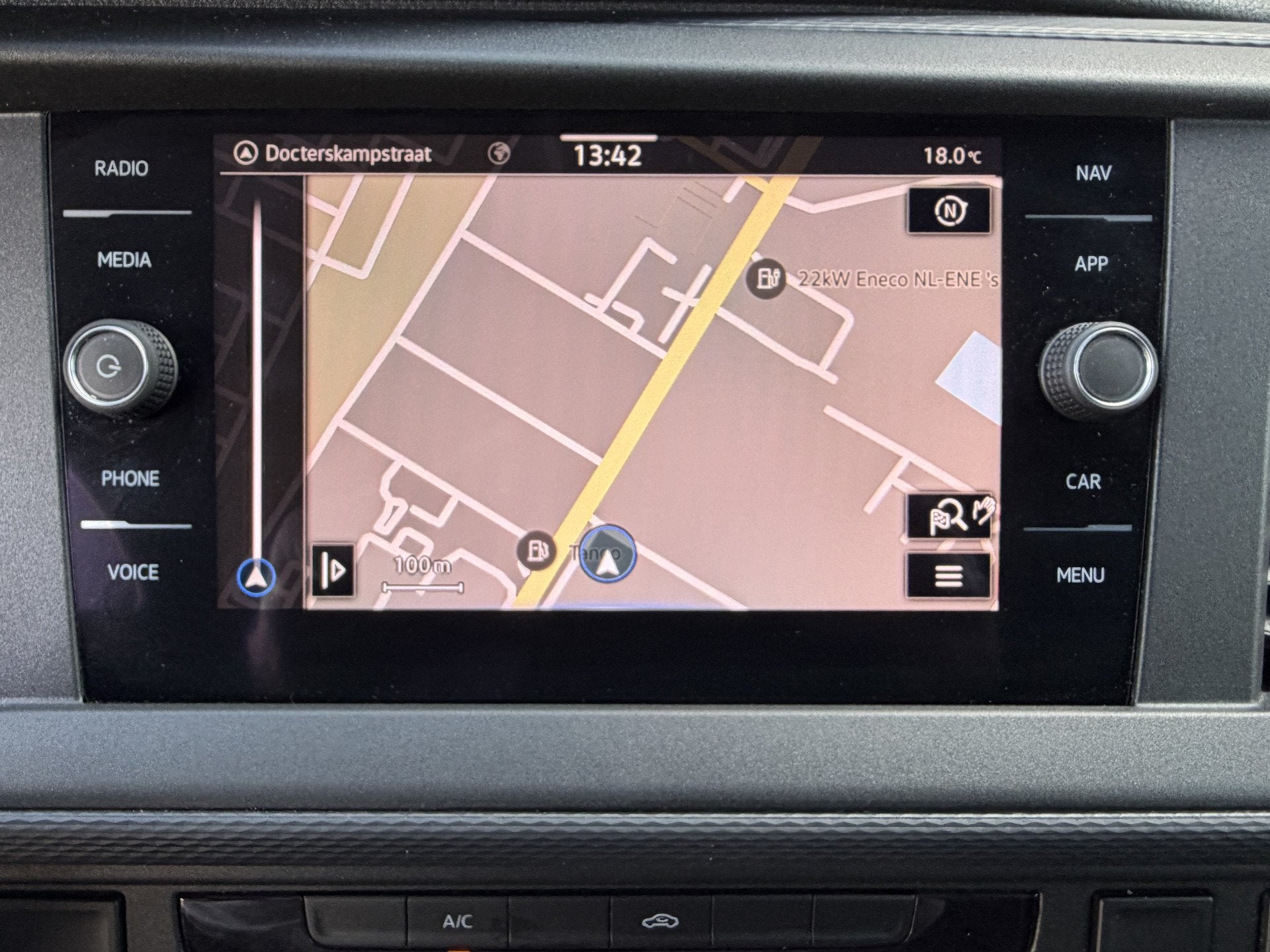 Volkswagen Transporter 2.0 TDI L2H1 150PK Euro6 CarPlay/crui, Voorwielaandrijving, Dealer onderhouden, Gebruikt, 4 cilinders