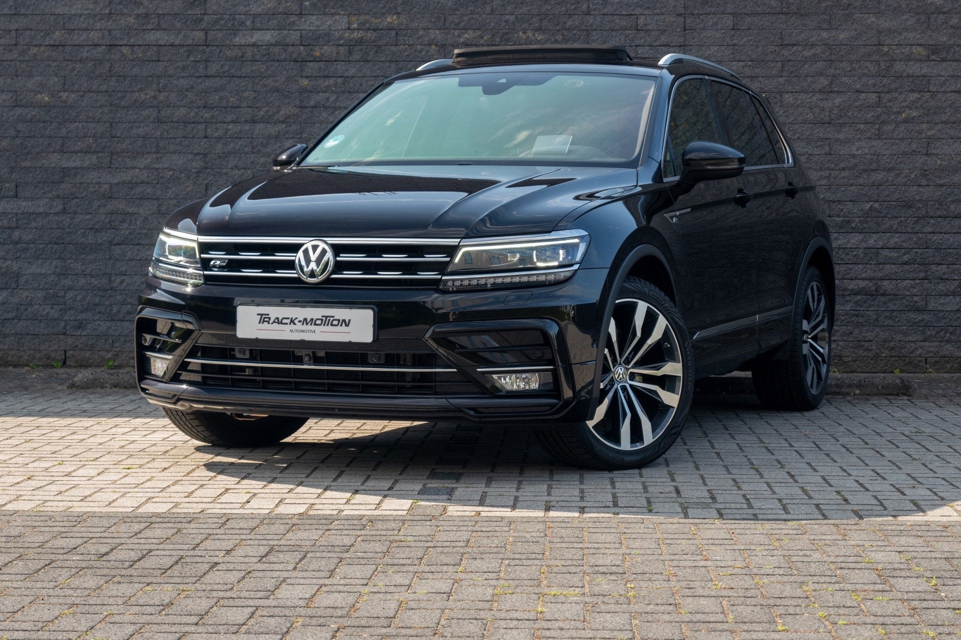Volkswagen Tiguan 2.0 TSI 4Motion Highline Panoramadak, Auto's, Automaat, Gebruikt, 4 cilinders, 1984 cc