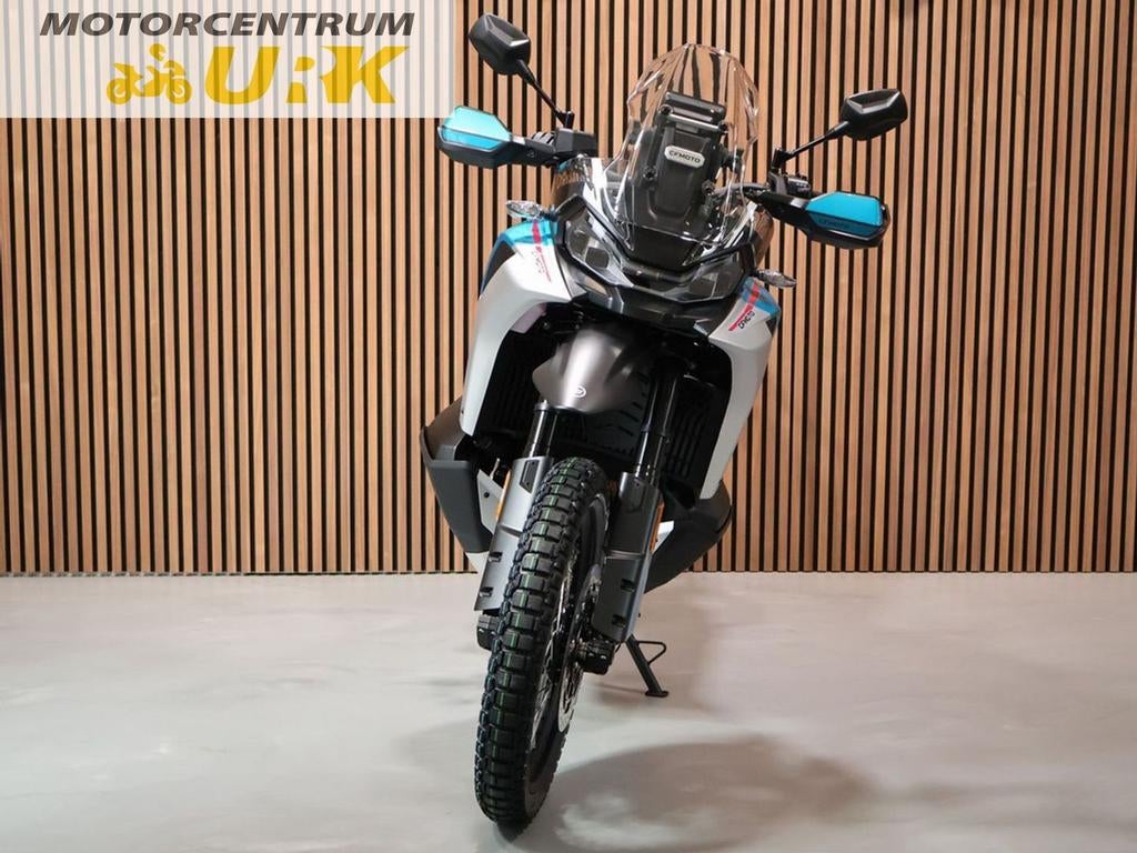 CFMOTO MT 800 - X (bj 2025), 2 cilinders, Motorrijbewijs A, Bedrijf, Onbekend