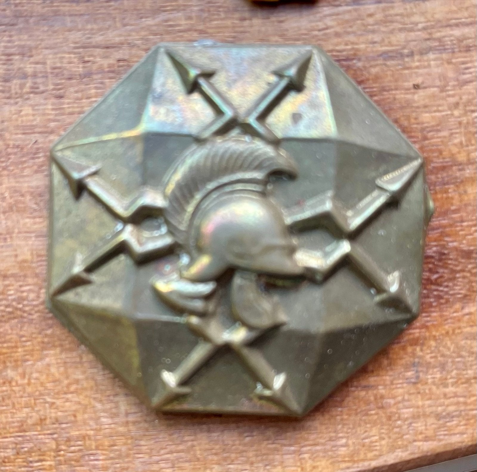 Baret embleem Verbindingsdienst Landmacht, Ophalen of Verzenden, Landmacht, Nederland, Embleem of Badge