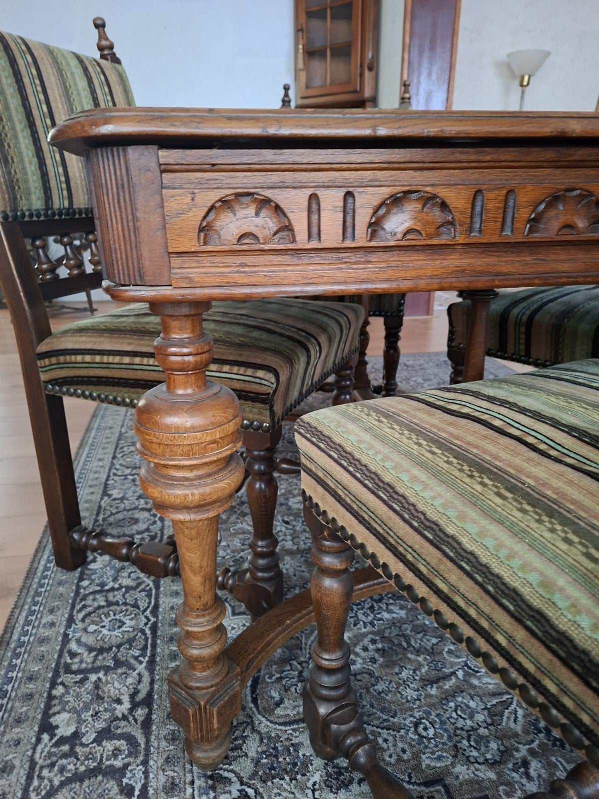 Antieke eettafel met 4 stoelen - massief eiken, Antiek en Kunst, Ophalen