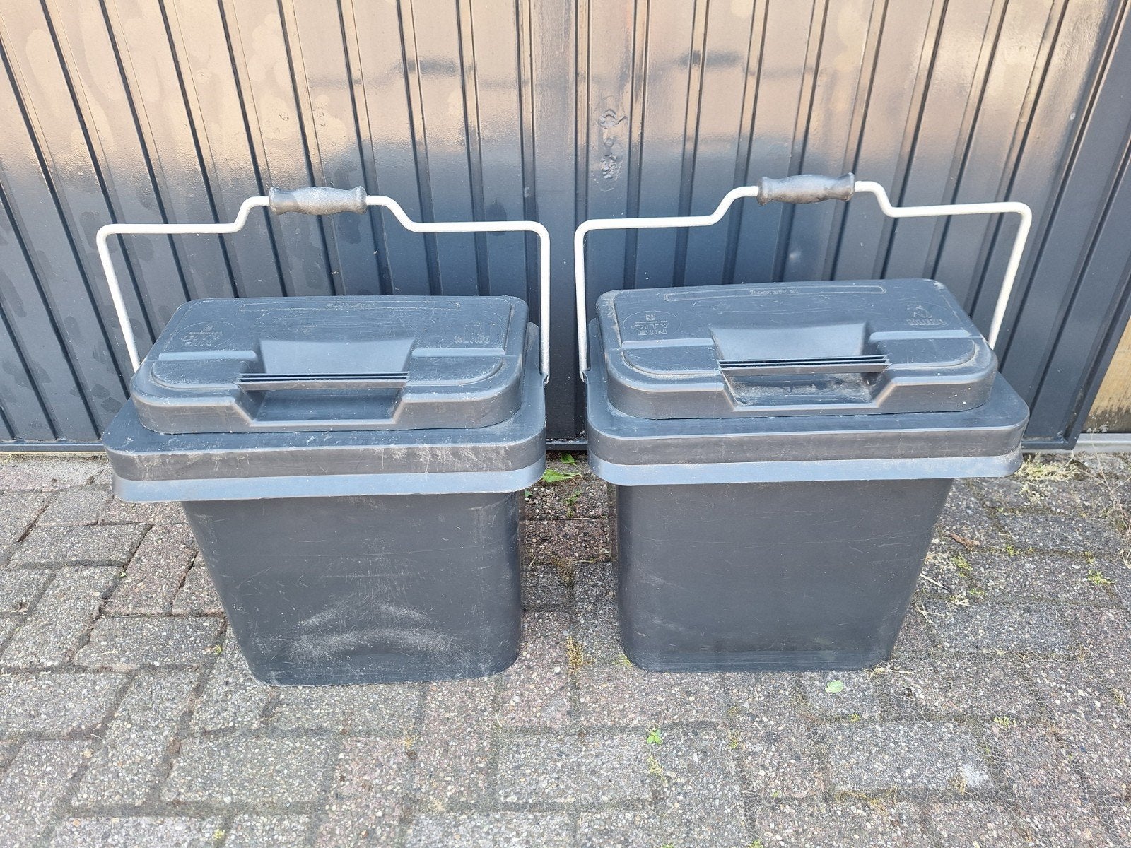 2x kleine kliko. waterdicht. bv speelgoed,voer,biks. handvat, Ophalen